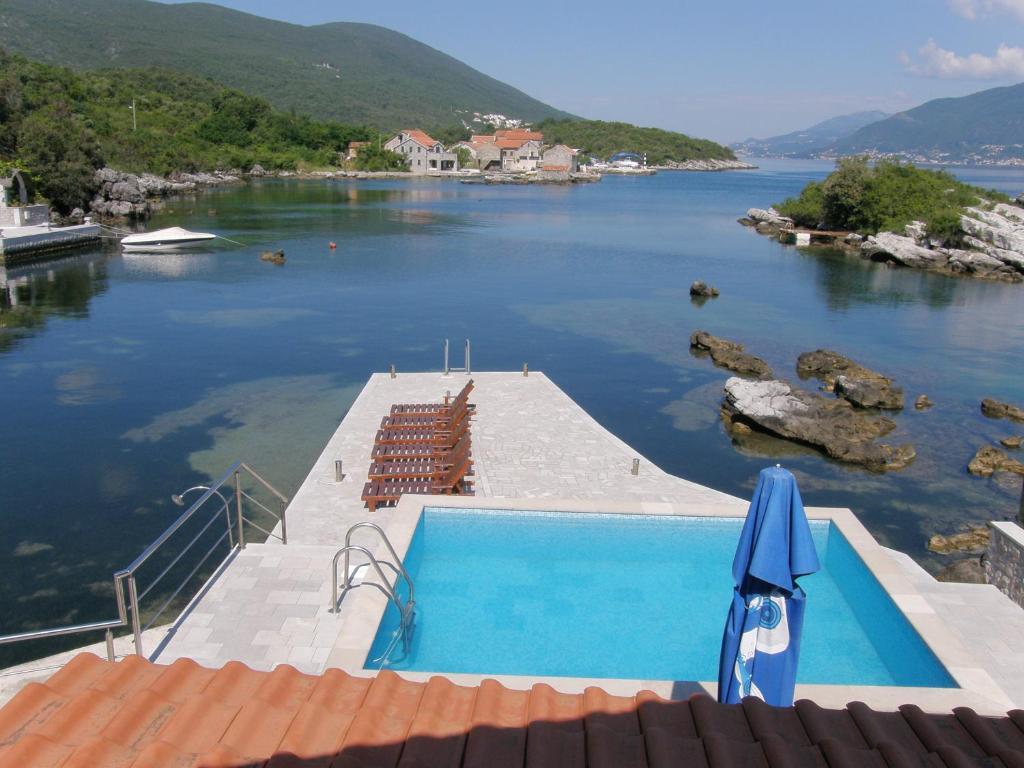 Apartments Kovinic Tivat Oda fotoğraf