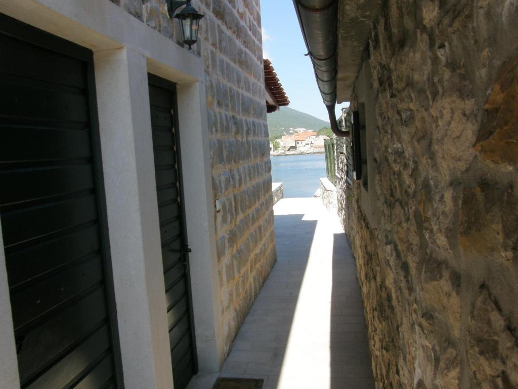 Apartments Kovinic Tivat Oda fotoğraf